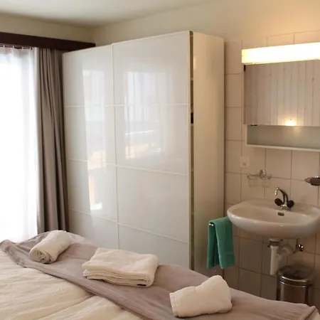 Schoener Wohnen By Interhome * Зас-Фе